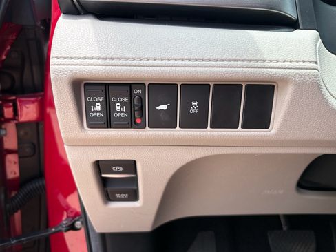 Certified 2026 Honda Odyssey EX-L image 13