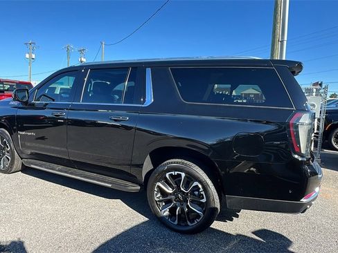 New 2026 Chevrolet Suburban High Country w/ Sun And Tow Package image 7