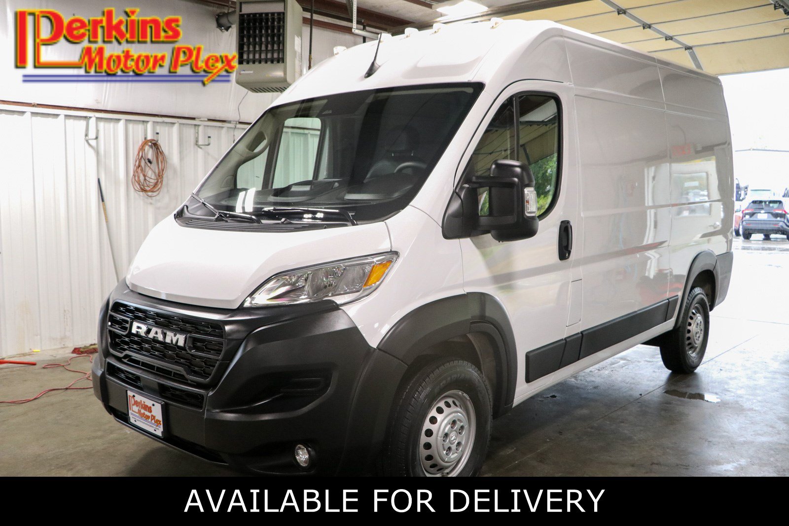 Used 2024 RAM ProMaster 2500 w/ Convenience Group FWD image 1