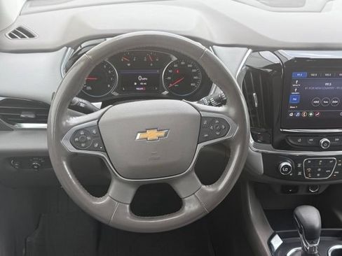 Used 2021 Chevrolet Traverse LT FWD image 19