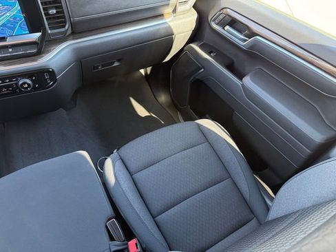 Used 2025 Chevrolet Silverado 1500 LT image 26