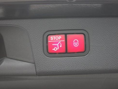 Used 2021 Mercedes-Benz GLC 300 4MATIC image 28