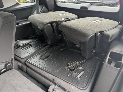 Used 2021 Chevrolet Traverse LT w/ LPO, 'HIT The Road' Package AWD/4WD image 34
