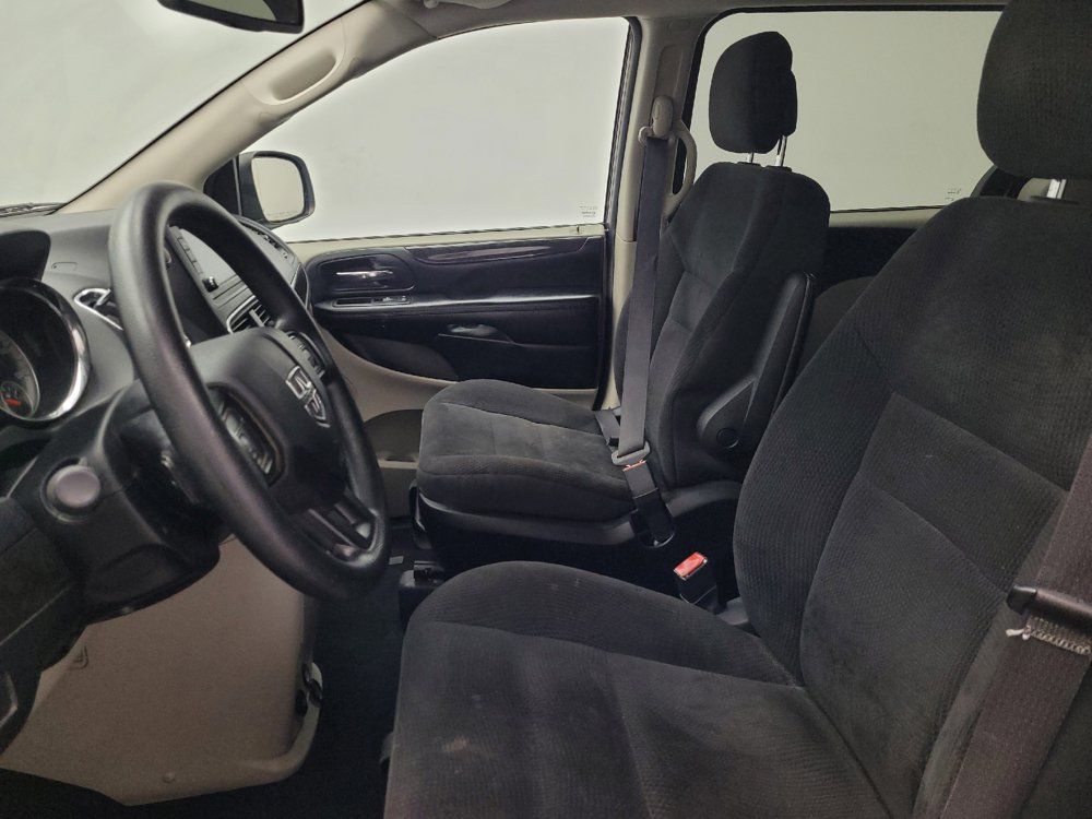 Used 2019 Dodge Grand Caravan SE FWD image 17
