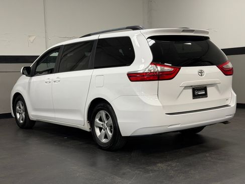 Used 2015 Toyota Sienna LE image 10