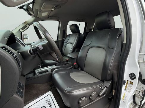 Used 2012 Nissan Frontier PRO-4X AWD/4WD image 29