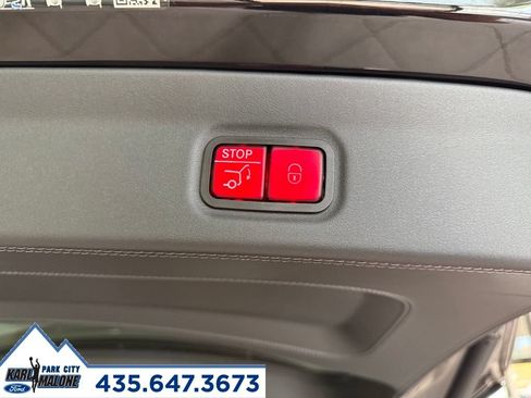 Used 2025 Mercedes-Benz Maybach GLS 600 4MATIC image 38