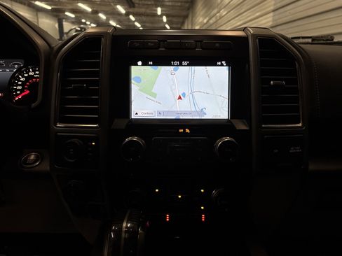 Used 2018 Ford F150 Raptor w/ Equipment Group 802A Luxury image 20