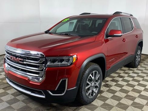 Used 2023 GMC Acadia SLE w/ Driver Convenience Package image 2