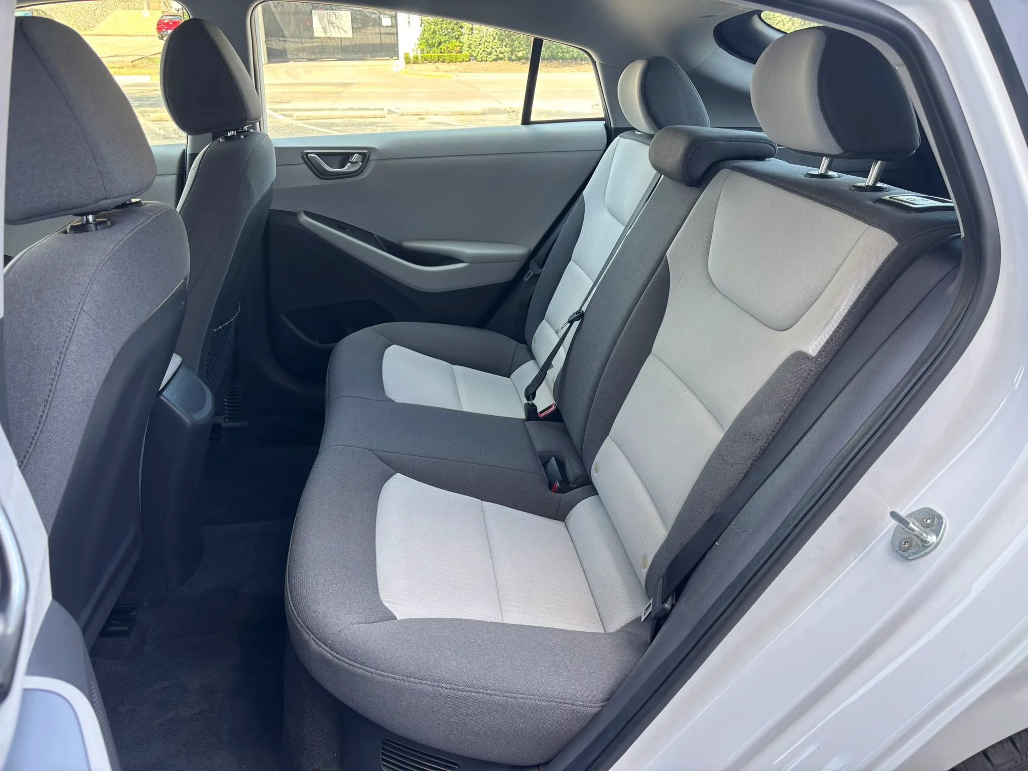 Used 2020 Hyundai Ioniq Blue FWD image 14