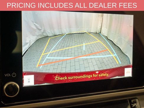Used 2025 Toyota Camry SE FWD image 13