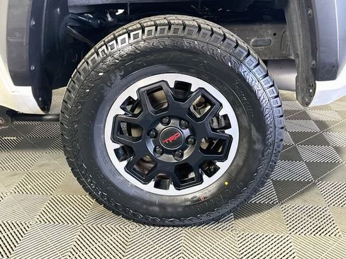 Used 2024 Toyota Tacoma TRD Off-Road AWD/4WD image 28