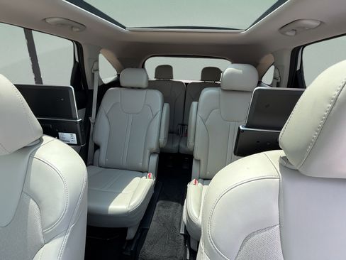 Used 2022 Kia Sorento EX w/ Panoramic Sunroof Package FWD image 28