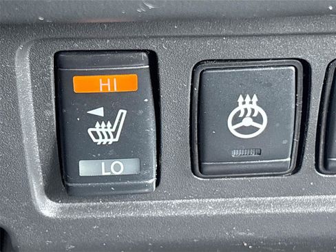 Used 2022 Nissan Frontier SV AWD/4WD image 19