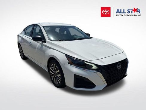 Used 2025 Nissan Altima 2.5 SV FWD image 1