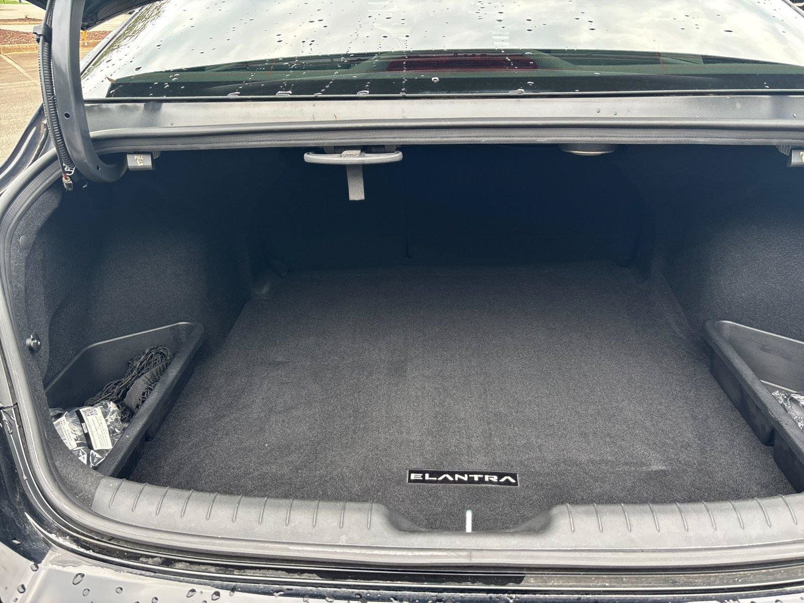 Used 2022 Hyundai Elantra SEL w/ Convenience + Premium Package FWD image 34