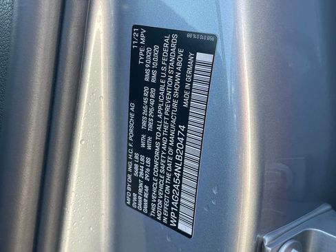 Used 2022 Porsche Macan S w/ Premium Package Plus image 32