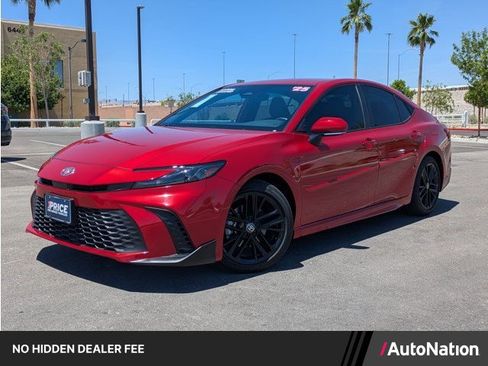 Used 2025 Toyota Camry SE w/ Convenience Package FWD image 1