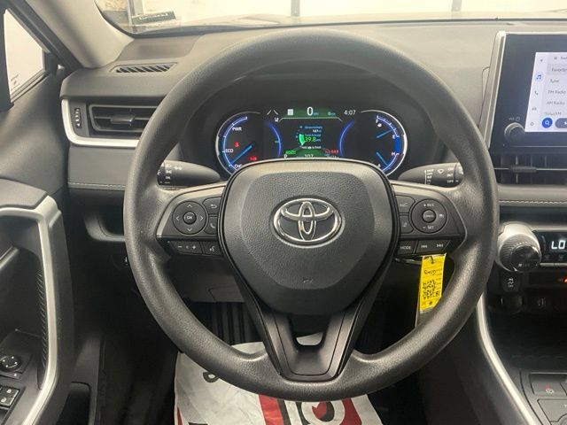 Used 2024 Toyota RAV4 LE AWD/4WD image 8