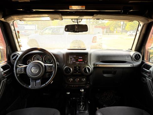 Used 2018 Jeep Wrangler Unlimited Sport S AWD/4WD image 9