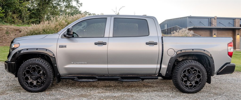 Used 2020 Toyota Tundra SR5 w/ SR5 Leather Package AWD/4WD image 2