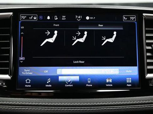 Certified 2022 Chrysler Pacifica Touring-L AWD/4WD image 38