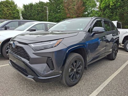 Certified 2024 Toyota RAV4 SE w/ Convenience Package AWD/4WD image 3
