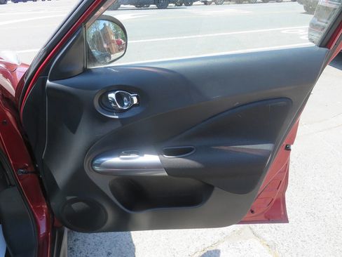 Used 2011 Nissan Juke SL AWD/4WD image 25