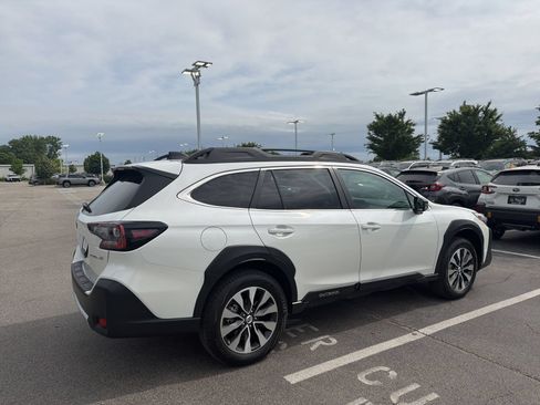 Certified 2025 Subaru Outback Limited AWD/4WD image 10