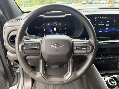 Used 2023 Chevrolet Colorado Trail Boss w/ Technology Package AWD/4WD image 23