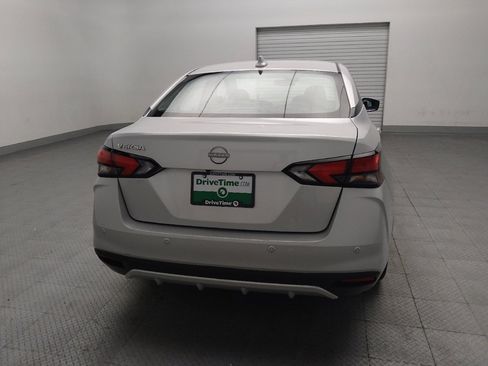 Used 2025 Nissan Versa SV FWD image 7
