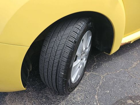 Used 2010 Volkswagen Beetle Coupe FWD image 33