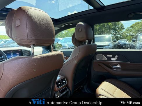 Certified 2025 Mercedes-Benz GLS 450 4MATIC w/ Pinnacle Trim Package image 21