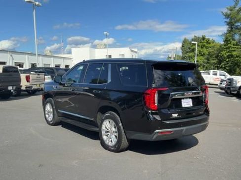 Certified 2024 GMC Yukon SLT w/ SLT Premium Package AWD/4WD image 6