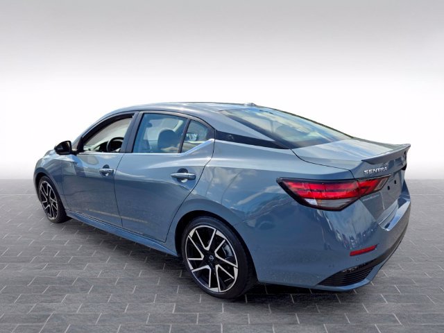 Used 2025 Nissan Sentra SR w/ SR Premium Package FWD image 5