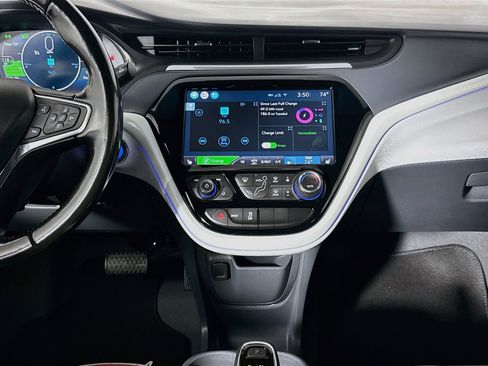 Used 2019 Chevrolet Bolt Premier w/ Infotainment Package FWD image 26