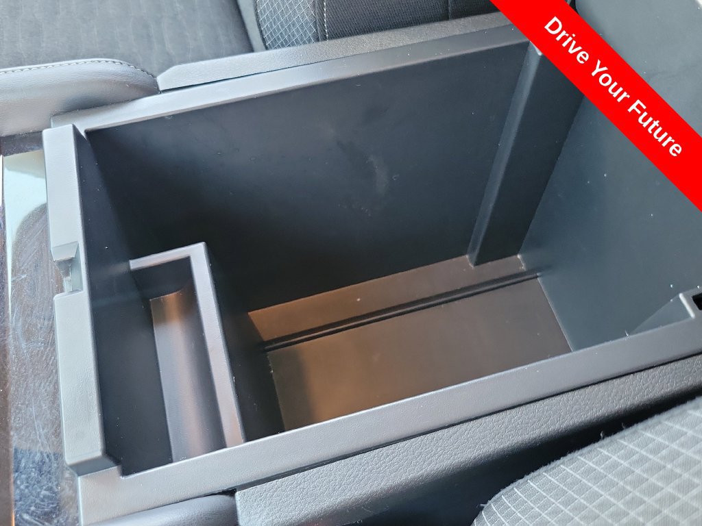 Used 2025 Nissan Pathfinder SV FWD image 14
