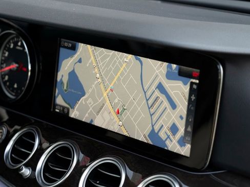 Used 2017 Mercedes-Benz E 300 image 37