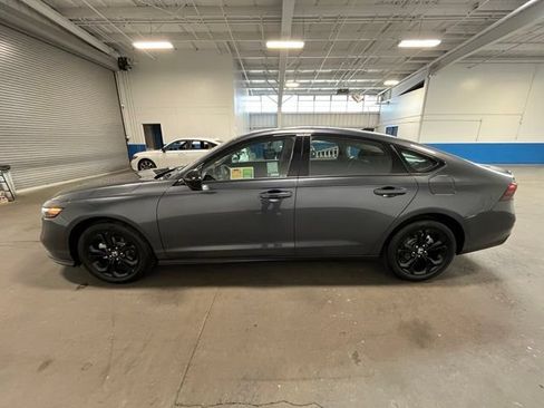Used 2025 Honda Accord SE image 6