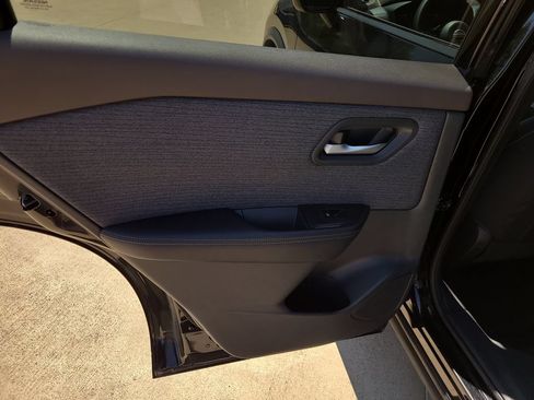 Certified 2021 Nissan Rogue SV FWD image 14