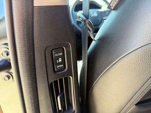 Used 2024 Honda Odyssey EX-L image 25