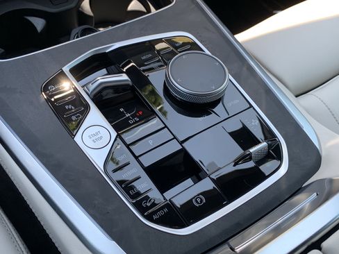 Used 2026 BMW X5 xDrive50e image 29