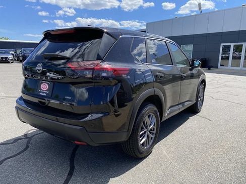 Used 2024 Nissan Rogue S AWD/4WD image 7