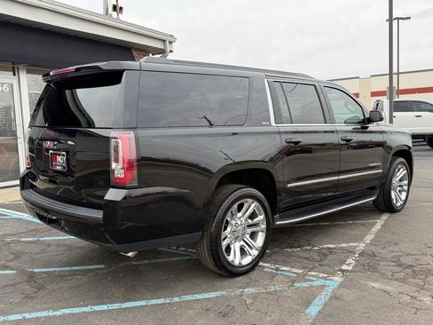 Used 2019 GMC Yukon XL SLT w/ Premium Edition image 5