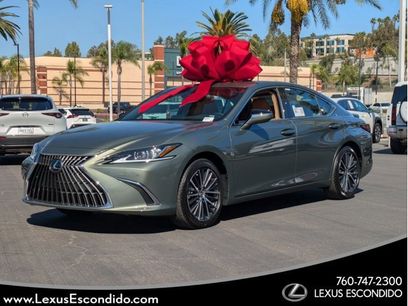 New 2025 Lexus ES 300h w/ Premium Package