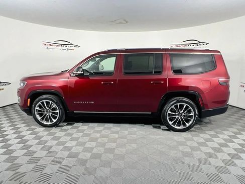 Used 2024 Jeep Wagoneer Series III w/ Premium Group I AWD/4WD image 5