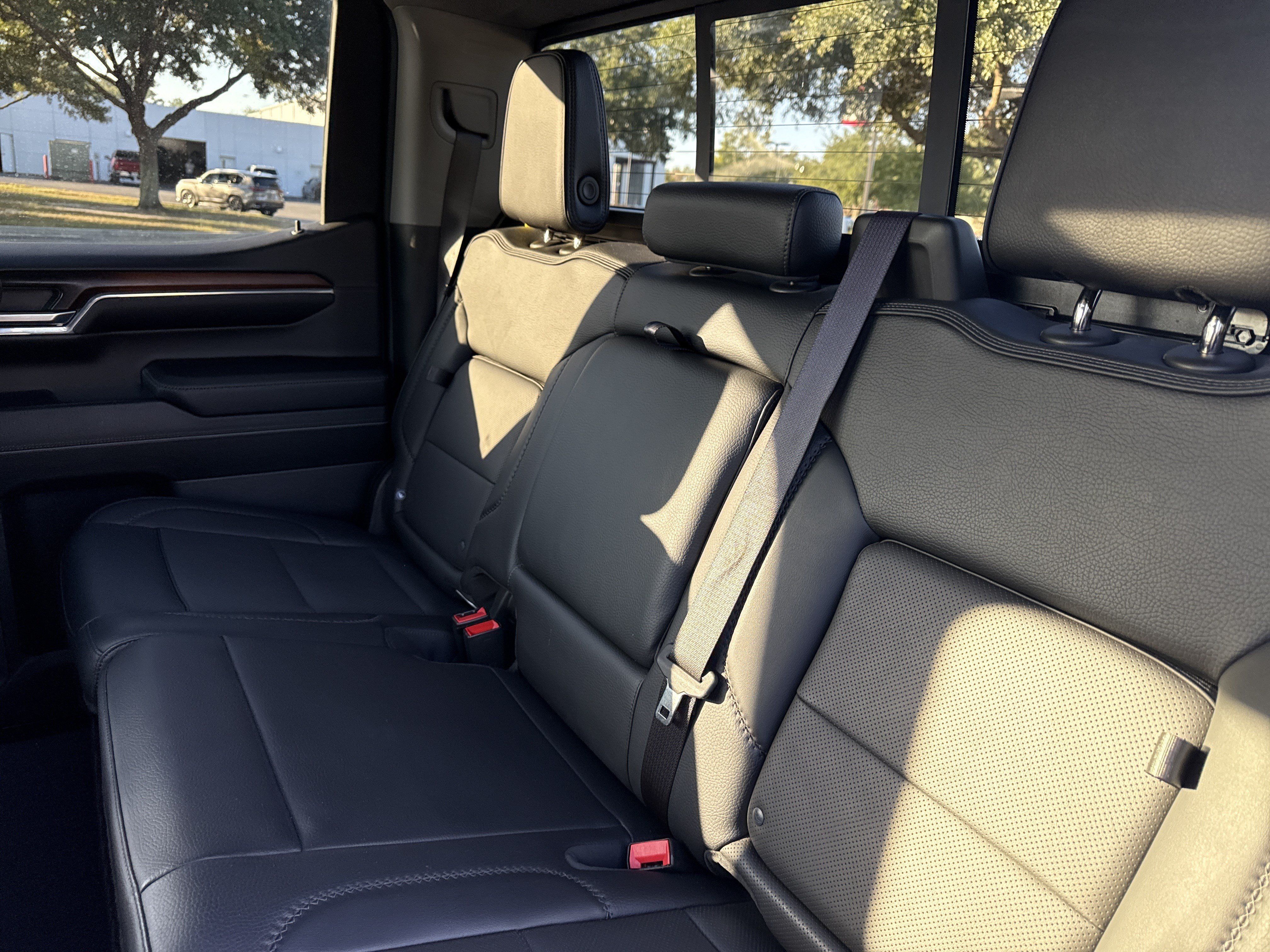 Used 2024 GMC Sierra 1500 Denali w/ Technology Package AWD/4WD image 25