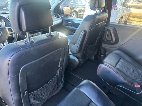 Used 2014 Dodge Grand Caravan R/T image 15