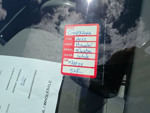 Used 2022 Hyundai Elantra SEL w/ Convenience + Premium Package FWD image 8