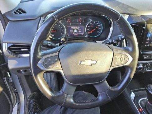Used 2020 Chevrolet Traverse LT image 8